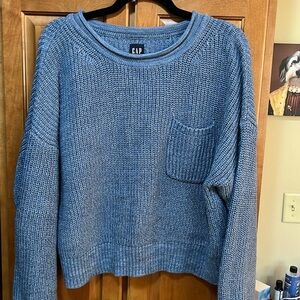 Gap sweater, size medium. 21 inches in length from shoulder.